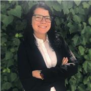 Se imparten clases de inglés tanto de conversación como de gramática y vocabulario. Contactar vía e-mail o WhatsApp